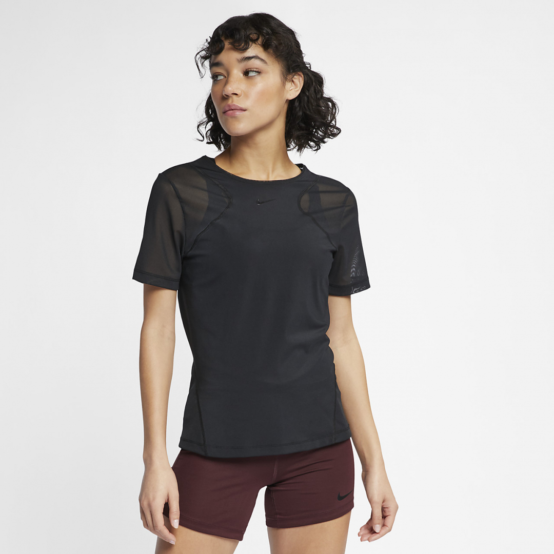 Черная футболка Nike для бега