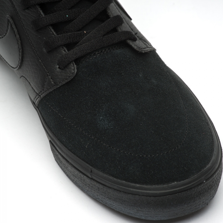 Черные низкие кроссовки Nike для скейтбординга