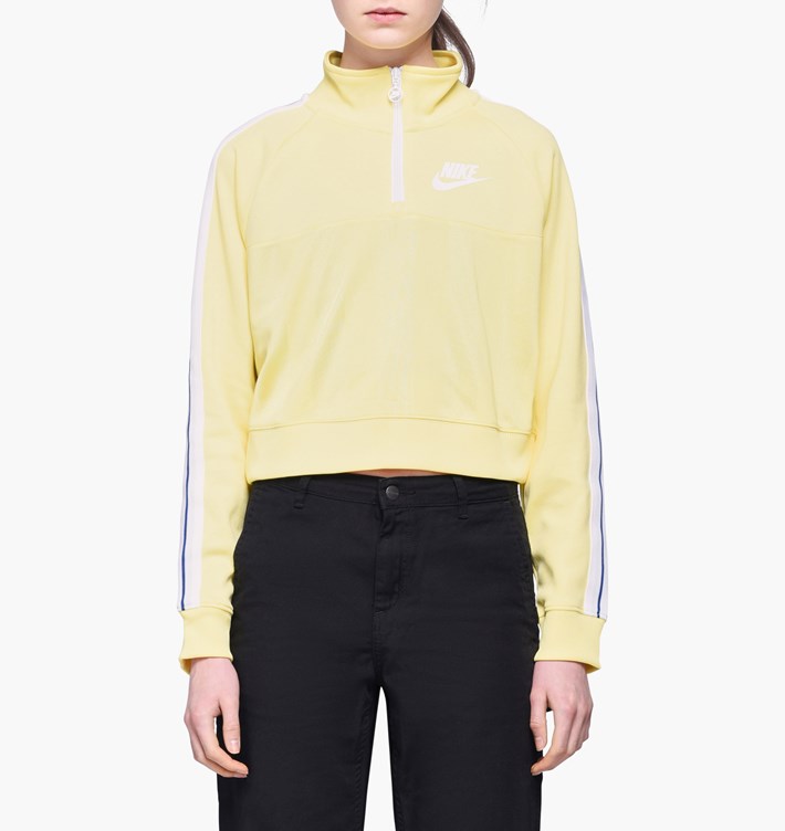 Желтый короткий спортивный джемпер Nike свободный крой