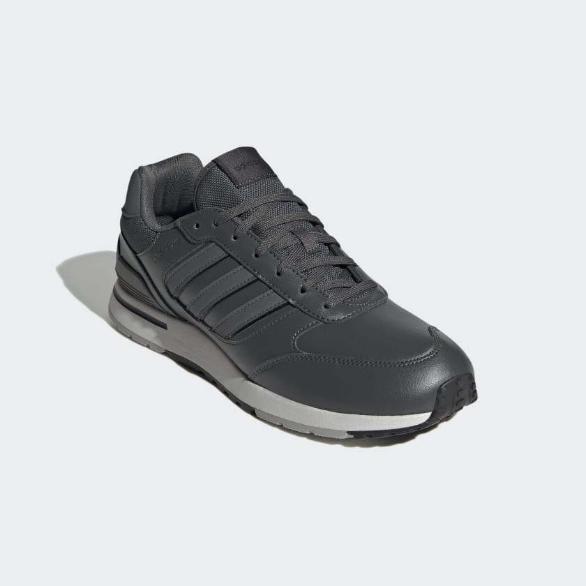 Черные кроссовки Adidas Run 80s