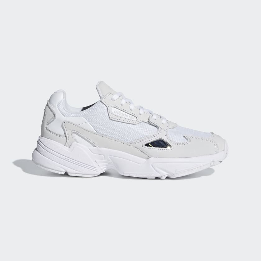 Белые кроссовки Adidas Falcon для прогулок и бега