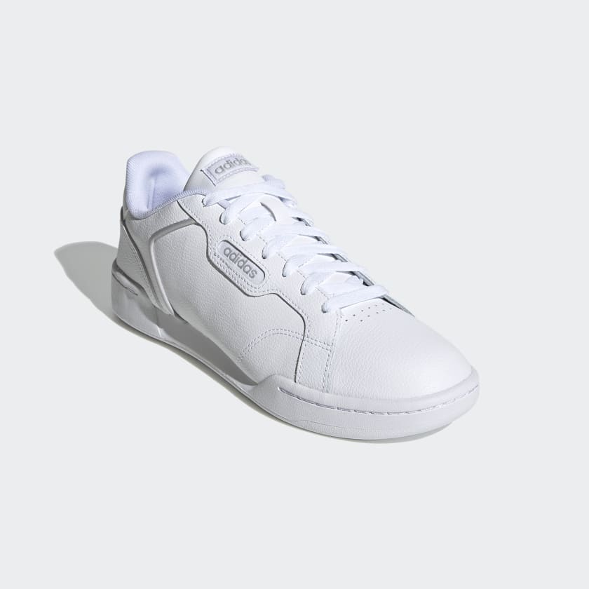 Белые кожанные кроссовки Adidas Roguera