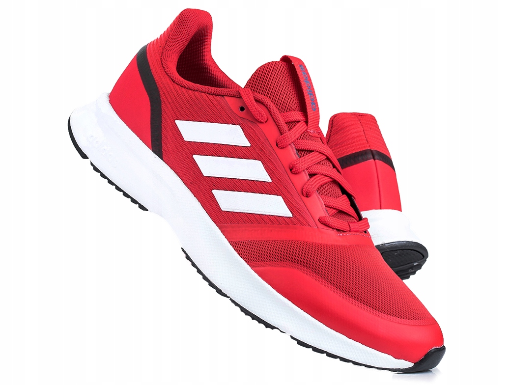 Красные беговые кроссовки Adidas с белой подошвой