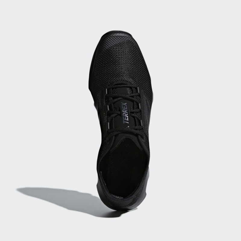 Черные треккинговые кроссовки Adidas