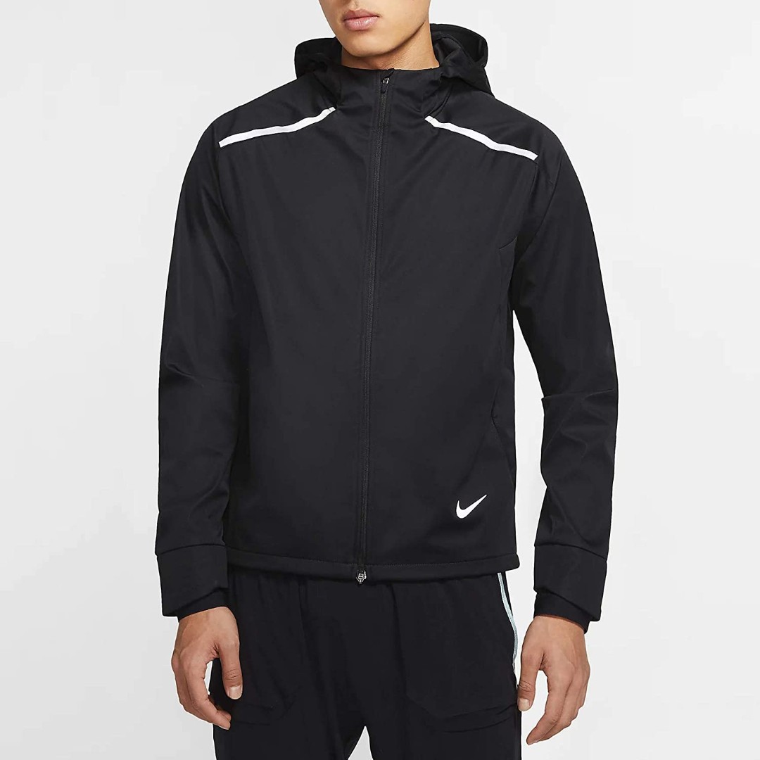 Черная спортивная ветровка с капюшоном Nike Men's Hooded Running Jacket Shield