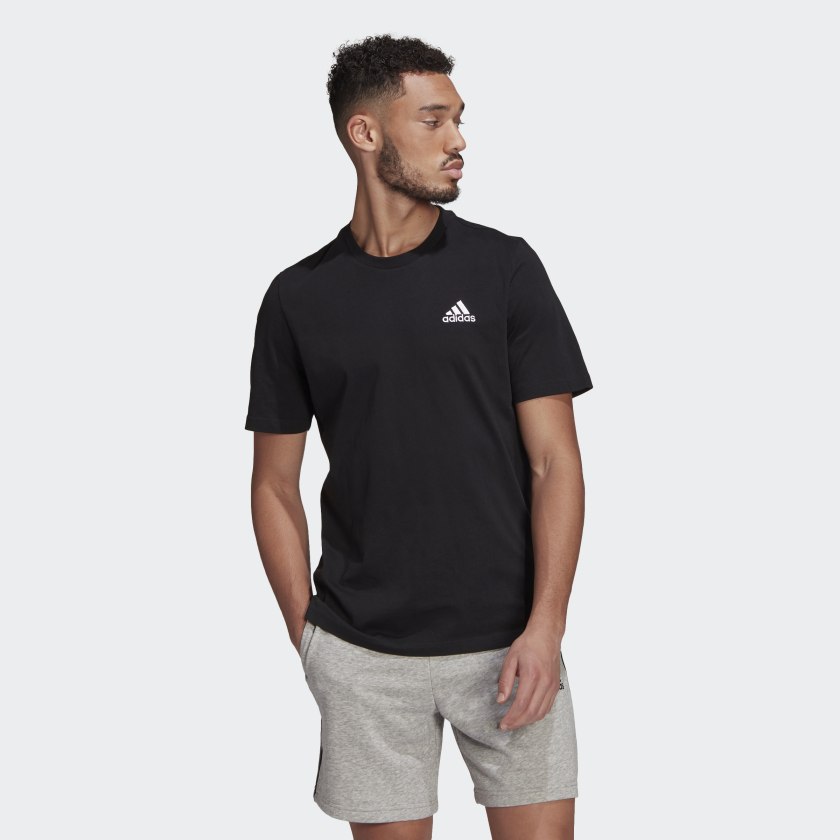Черная футболка Adidas Essentials Embroidered Small Logo