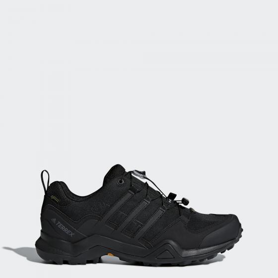 Черные кроссовки Adidas для хайкинга